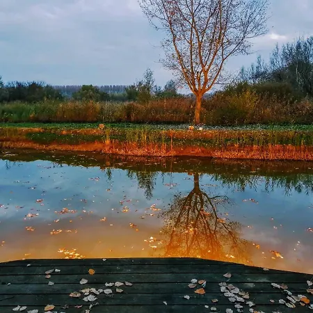 Apartment Kis-tisza Apartmanhazak Tokaj- Hegyalja Tiszaladany